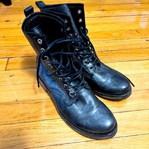 Frye 7.5 Silvery Black Veronica Combat Boots